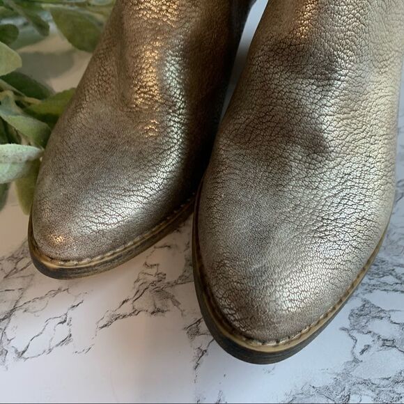 Very Volatile Motivate Ankle Booties - Picture 4 of 8